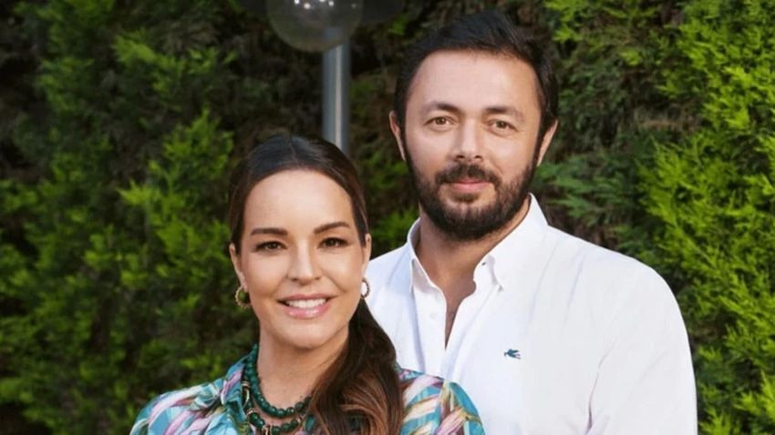 6 yıllık evliliğini sonlandırmıştı! Ünlü şarkıcı Bengü'nün bikinili tatil pozları mest etti - Sayfa 2