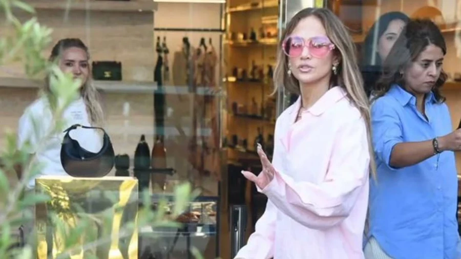 Jennifer Lopez İstanbul'da büyük şok! Mağazaya alınmadı - Sayfa 1