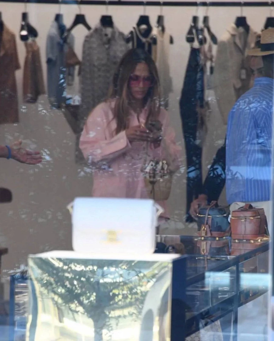 Jennifer Lopez İstanbul'da büyük şok! Mağazaya alınmadı - Sayfa 2