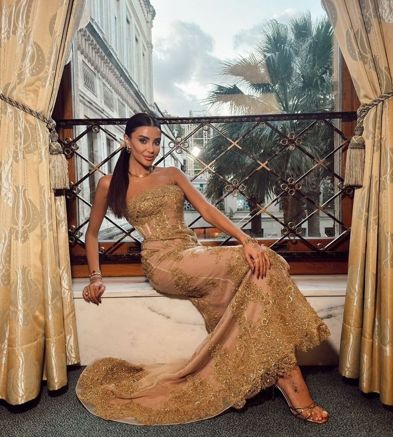 Özge Ulusoy nostaljik tarzıyla göz kamaştırdı! Yine ilgi odağı oldu... - Sayfa 2