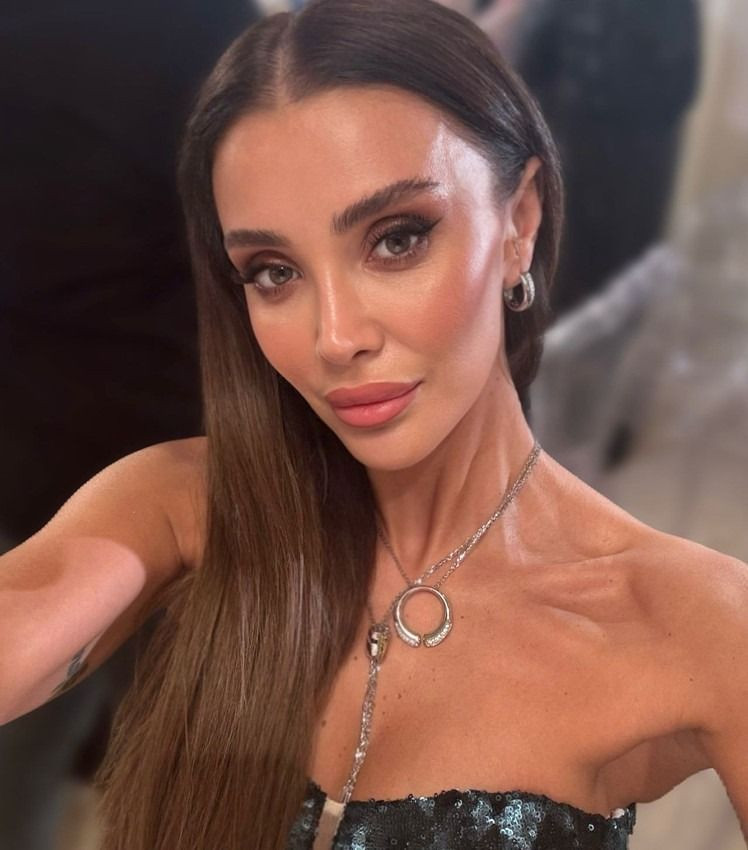 Özge Ulusoy nostaljik tarzıyla göz kamaştırdı! Yine ilgi odağı oldu... - Sayfa 3