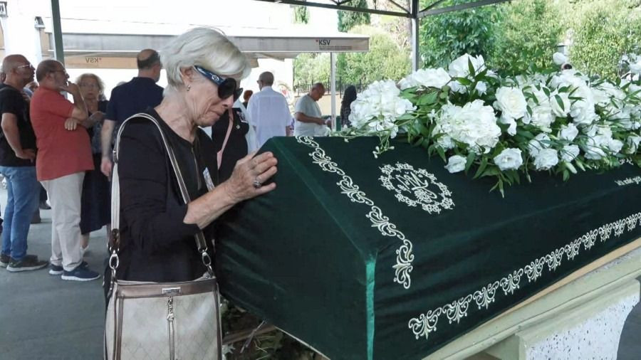 Usta sanatçı son yolculuğuna uğurlandı! Cenazesine ünlü akını - Sayfa 2