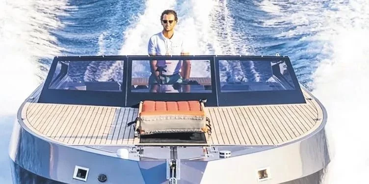 Sürtünme izleri ortaya çıktı! İş insanı Halit Yukay'ın teknesine gemi mi çarptı? - Sayfa 1