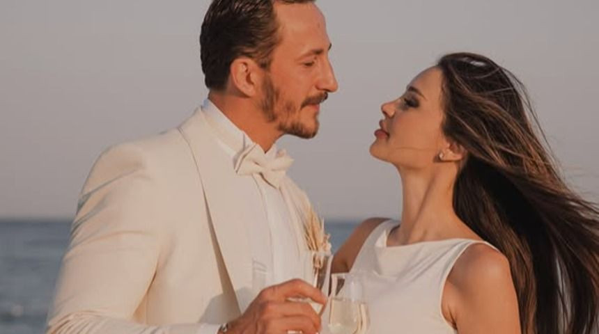 Survivor Berkan ve sevgilisi Lale Onuk evleniyor! Geleneksel kına gecesi olay yarattı! - Sayfa 1