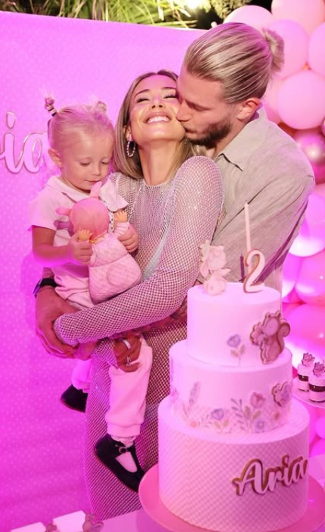 Ünlü spiker  transparan kombiniyle gündemde Şıklıkta sınır tanımadı... - Sayfa 2