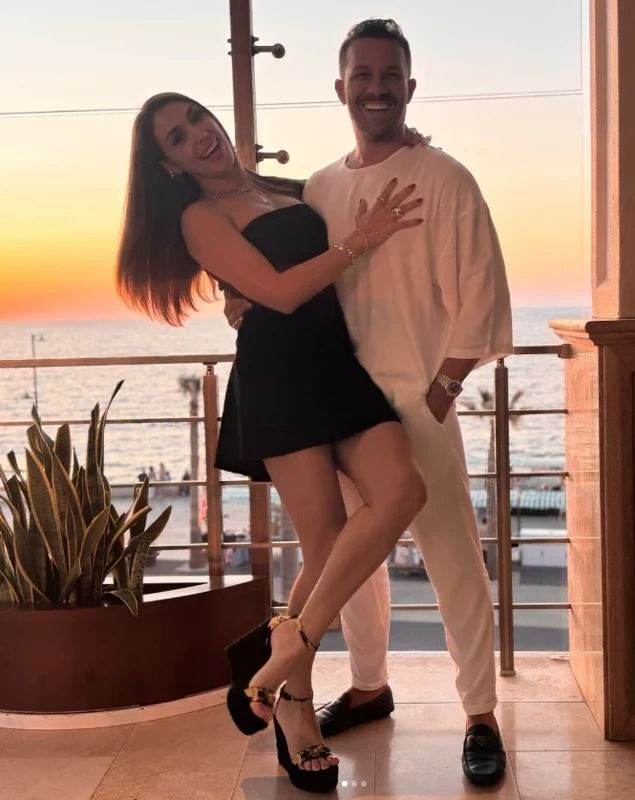 Ünlü sunucunun bikinili pozu yürek hoplattı! Gençlere taş çıkardı! - Sayfa 3