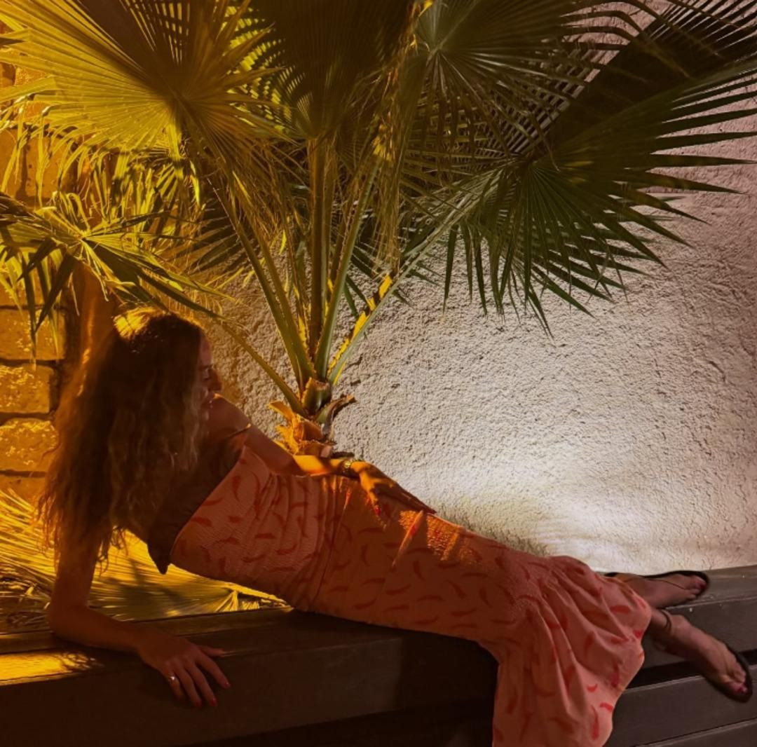 Sinem Kobal’ın minik bikinili pozu olay oldu! Kim der 2 çocuk annesi - Sayfa 4