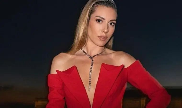 Sinem Kobal’ın minik bikinili pozu olay oldu! Kim der 2 çocuk annesi - Sayfa 6