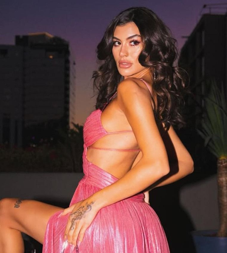 Cansel Çördük’ten nefes kesen cesur pozları! Sosyal medyada gündem oldu - Sayfa 2