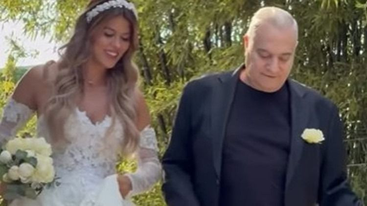 Mehmet Ali Erbil 6. kez evlendi! Nikah şahidi uyuya kaldı... - Sayfa 1