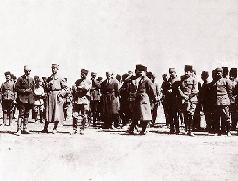 Kocatepe'den İzmir'e: Türk Milleti'nin bağımsızlık destanı - Sayfa 13