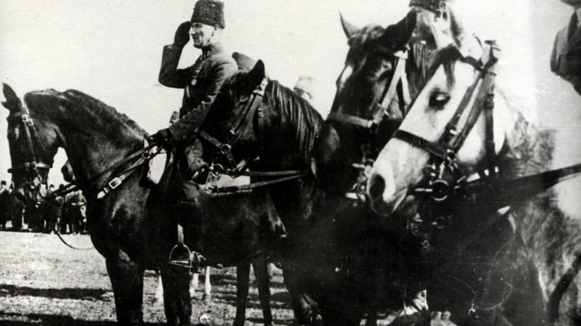 Kocatepe'den İzmir'e: Türk Milleti'nin bağımsızlık destanı - Sayfa 14