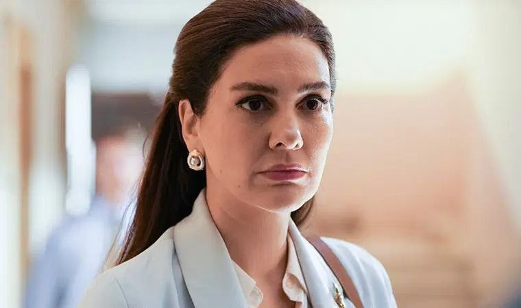 Ünlü oyuncu Bergüzar Korel makyajsız haliyle şaşırttı! O detay dikkat çekti! - Sayfa 4