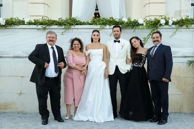 Barış Arduç ve Hande Erçel rüya gibi bir düğünle evlendi! İlk kareler ortaya çıktı... - Sayfa 3