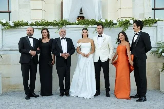 Barış Arduç ve Hande Erçel rüya gibi bir düğünle evlendi! İlk kareler ortaya çıktı... - Sayfa 2