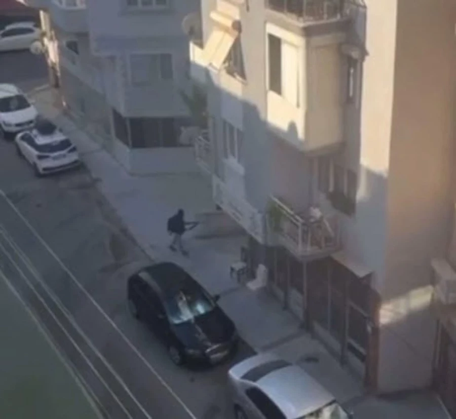 İzmir'deki polis katilinin çocukluk fotoğrafları dehşete düşürdü! Ağzında ölü kuş... - Sayfa 4