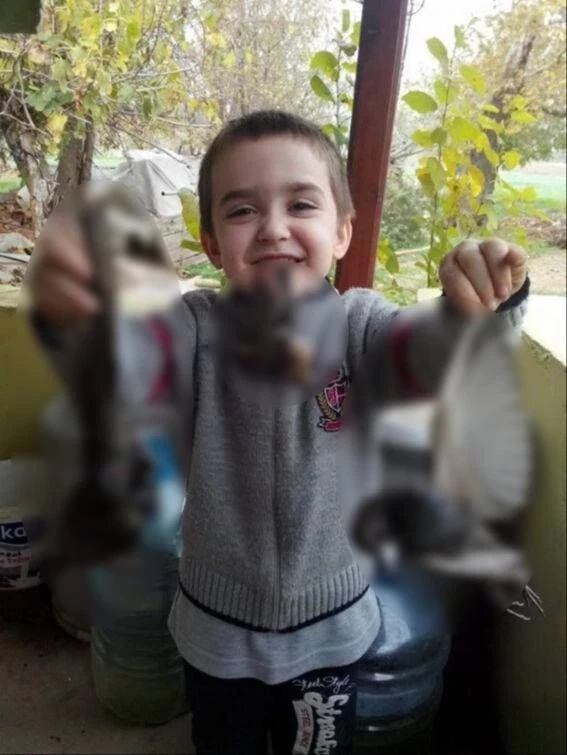 İzmir'deki polis katilinin çocukluk fotoğrafları dehşete düşürdü! Ağzında ölü kuş... - Sayfa 5