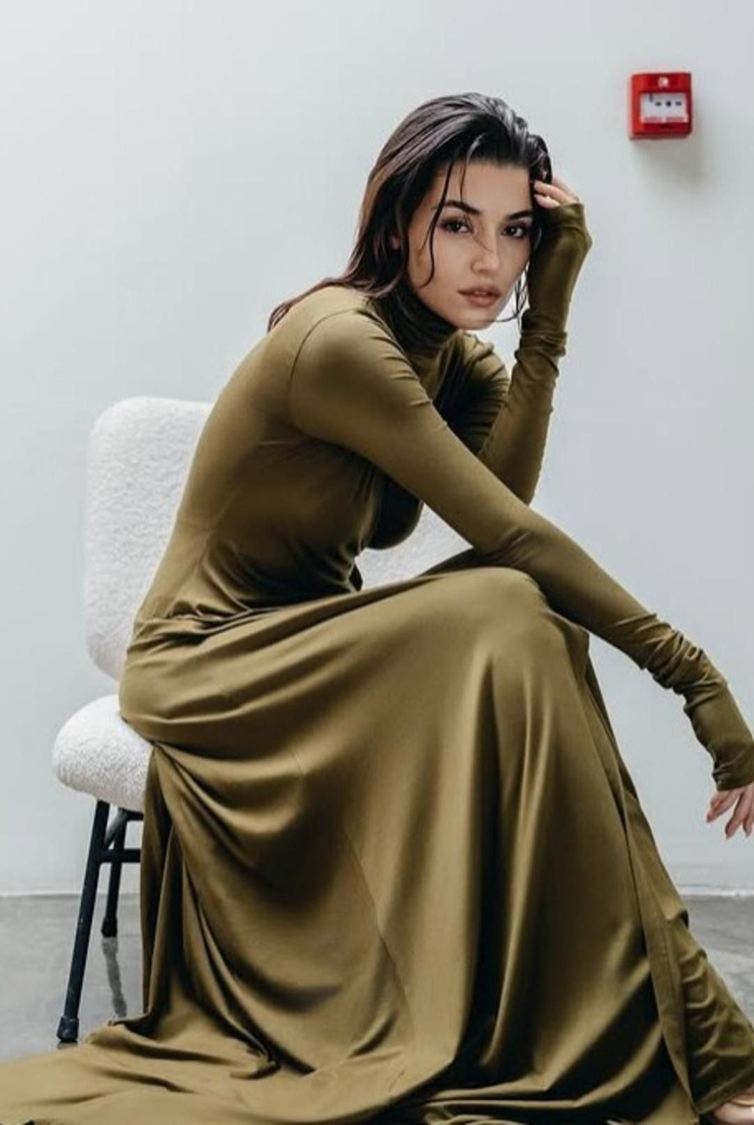 Hande Erçel’in başörtülü pozları olay yarattı: Sosyal medya yıkıldı! - Sayfa 2