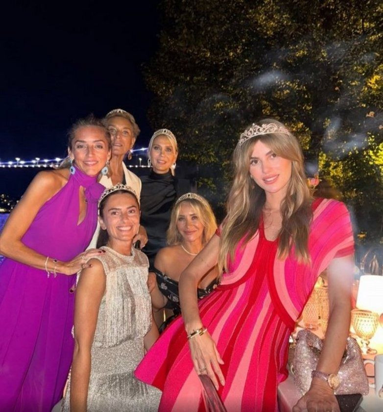 Sosyeteden boğaz manzaralı yalıda doğum günü! Kimler var kimler... - Sayfa 1