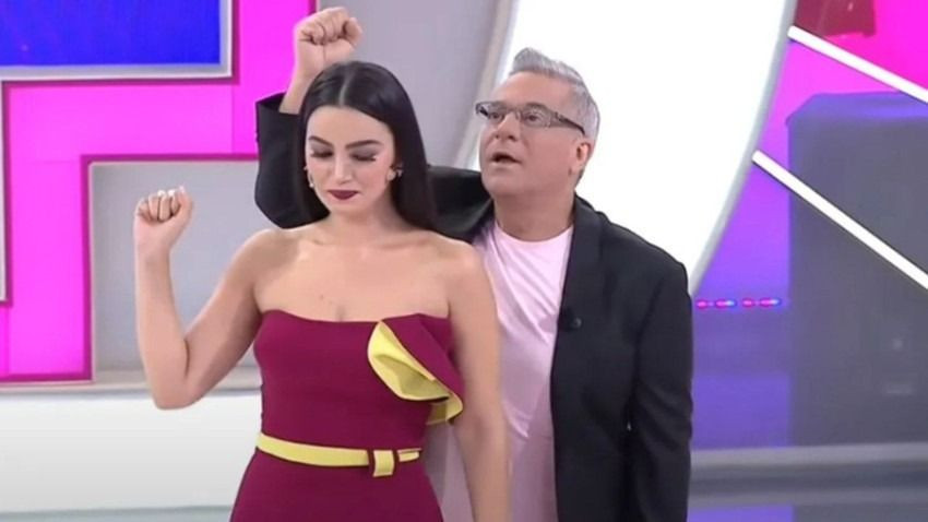 Çarkıfelek'in hostesiydi, güzelliği ile mest etti! Emel Özkızıltaş değişimiyle gündemde... - Sayfa 2