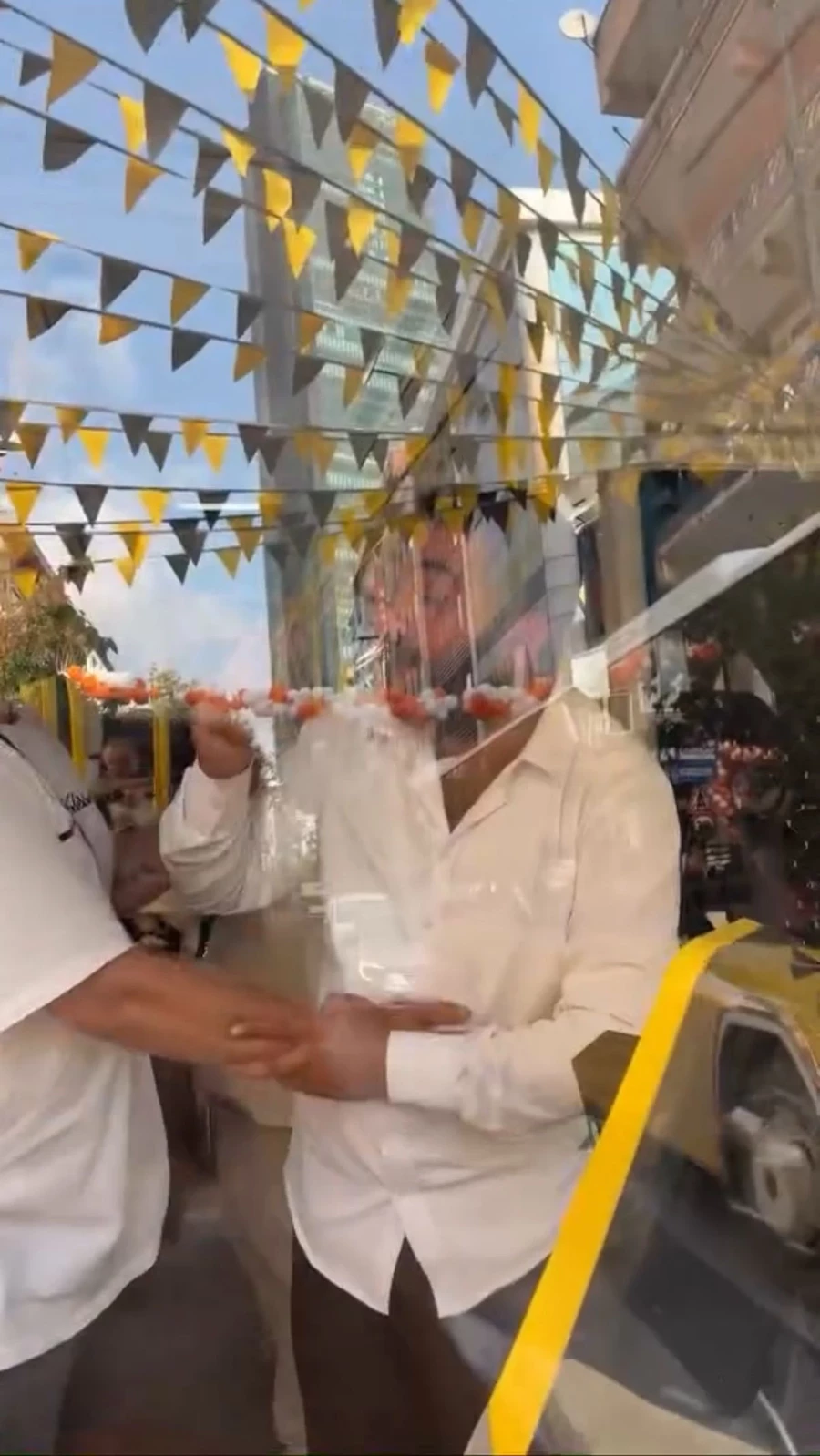 İETT'de karekod kavgası! Birbirlerine girdiler! Küçük kız gözyaşlarına boğuldu - Sayfa 3