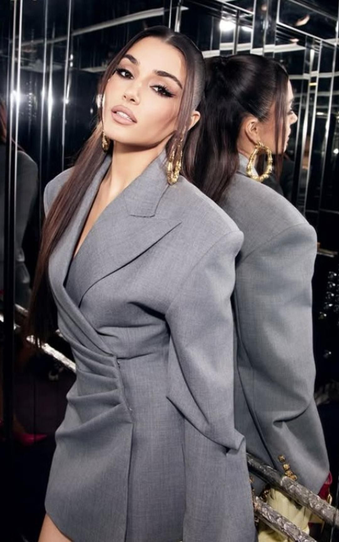 İtalyan dergisinin ilk Türk kapak yıldızı oldu! Hande Erçel pozlarıyla büyüledi - Sayfa 3