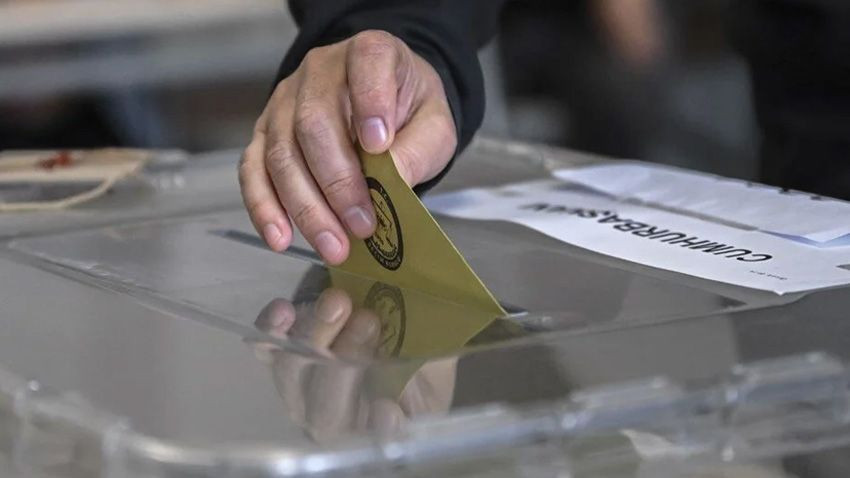 Son seçim anketinde tüm partilere şok! O partinin oyları uçuşa geçti... - Sayfa 6