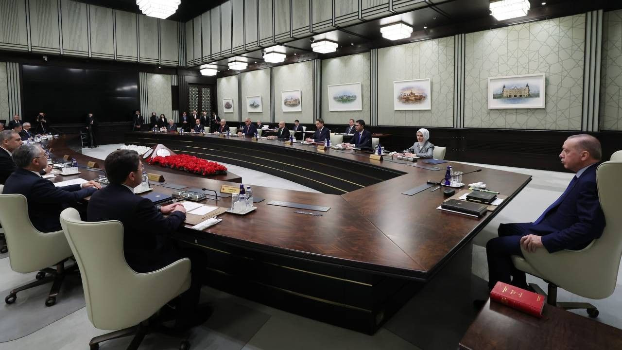 Erdoğan Kabine’de ‘ciddi’ değişikliğe hazırlanıyor! Hangi bakanlar gidiyor, kimler kalıyor? - Sayfa 2