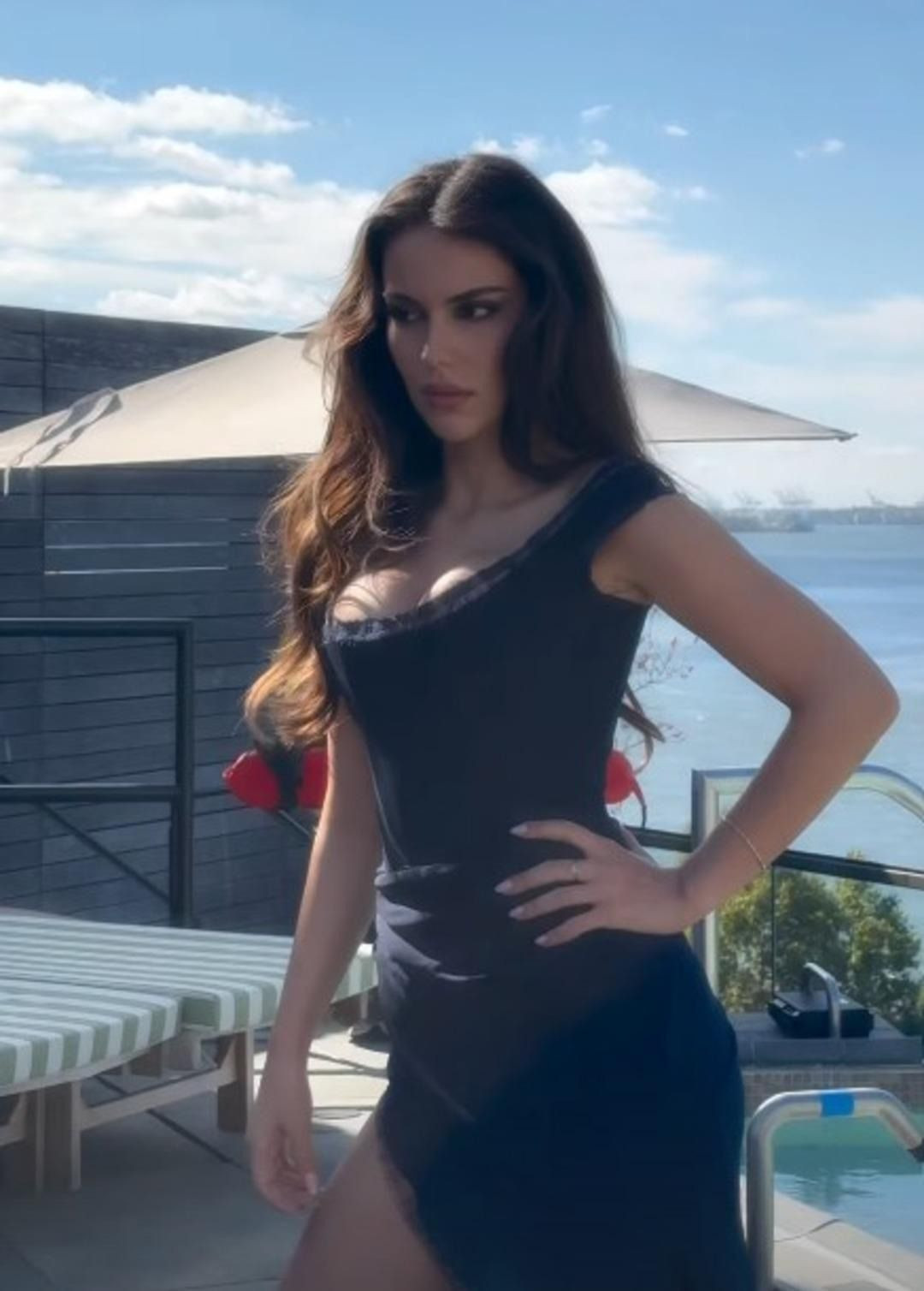 Özgü Kaya, iddialı tarzıyla mankenleri aratmadı! Efsane şovda Türkiye'yi temsil etti! - Sayfa 2