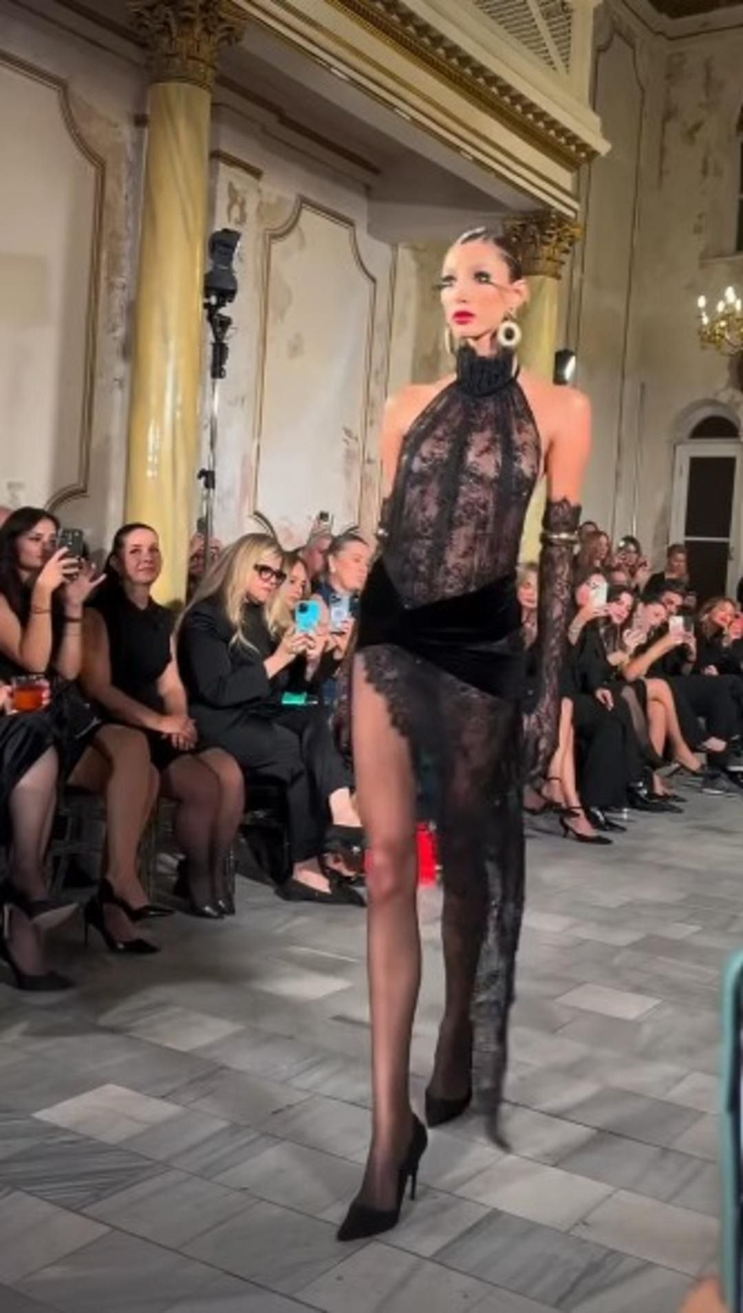 Şevval Şahin transparan kıyafetiyle nefes kesti! Geceye damga vuran seçim - Sayfa 3