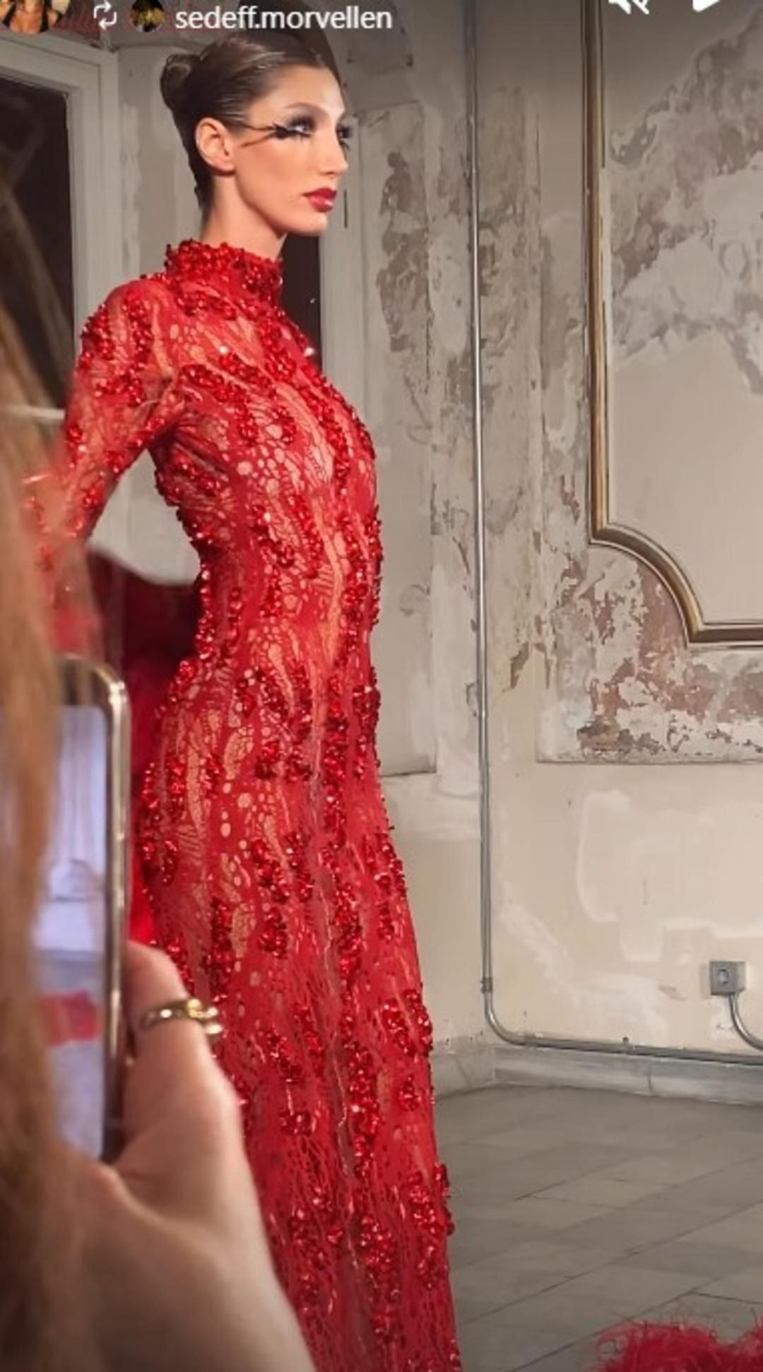 Şevval Şahin transparan kıyafetiyle nefes kesti! Geceye damga vuran seçim - Sayfa 2