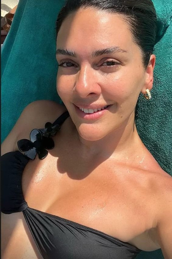 Ünlü oyuncunun lise pozları sosyal medyayı salladı! Verdiği kilolarla gündemdeydi... - Sayfa 2