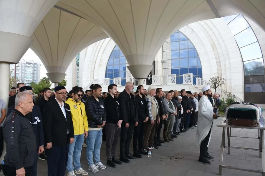 Usta oyuncu Neşe Aksoy'a acı veda! Son yolculuğuna uğurlandı - Sayfa 3