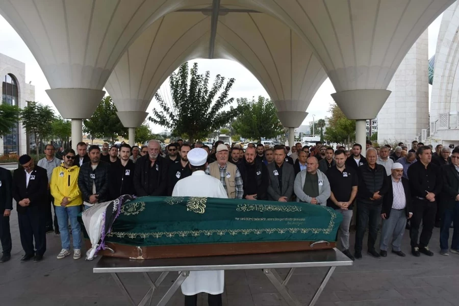 Usta oyuncu Neşe Aksoy'a acı veda! Son yolculuğuna uğurlandı - Sayfa 4