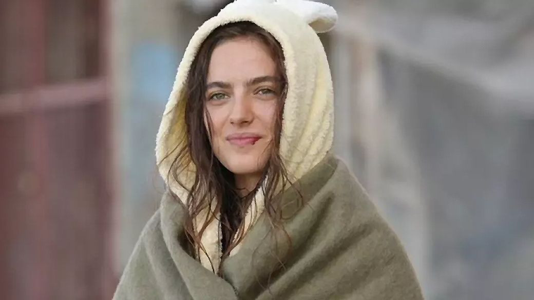 İşte “Taşacak Bu Deniz”in Eleni’si... Ava Yaman sade tarzıyla büyük beğeni topladı - Sayfa 1