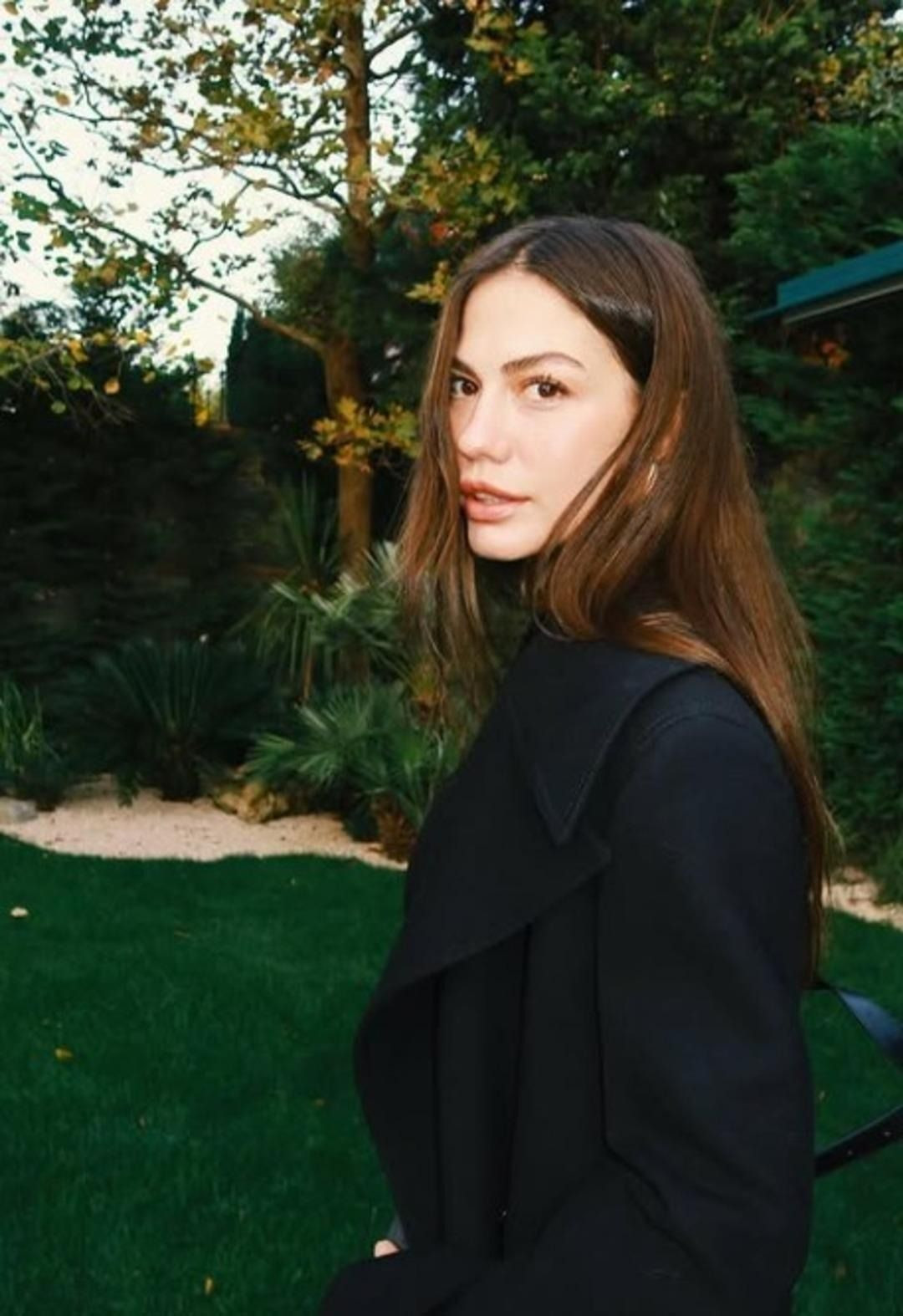 Eşref Rüya’nın Nisan’ı yine büyüledi! Demet Özdemir’den nefes kesen paylaşımlar - Sayfa 2