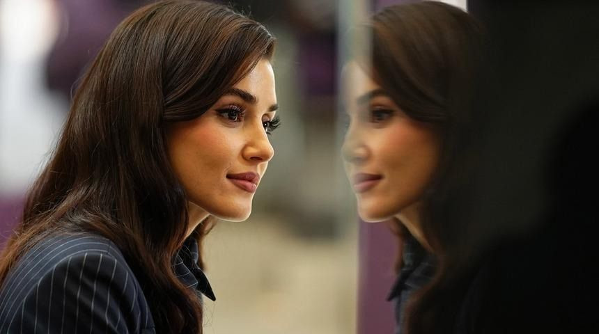 Hande Erçel ve Barış Arduç’un dizisinde deprem! Günü, hikayesi ve kadrosu değişti - Sayfa 3