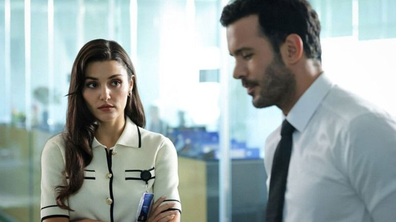 Hande Erçel ve Barış Arduç’un dizisinde deprem! Günü, hikayesi ve kadrosu değişti - Sayfa 2