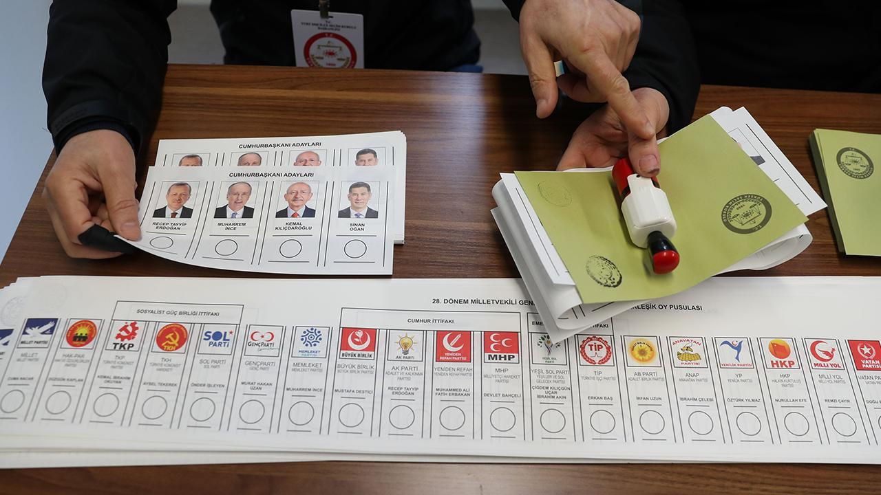 Anayasa hesapları değişti: 14 eksik kaldı… 3 milletvekili daha AK Parti’ye katılacak! - Sayfa 1