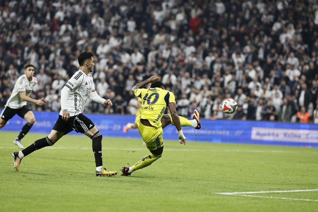 Fenerbahçe'den Beşiktaş'a olay göndermeler! Derbi sonrası sosyal medya karıştı - Sayfa 4