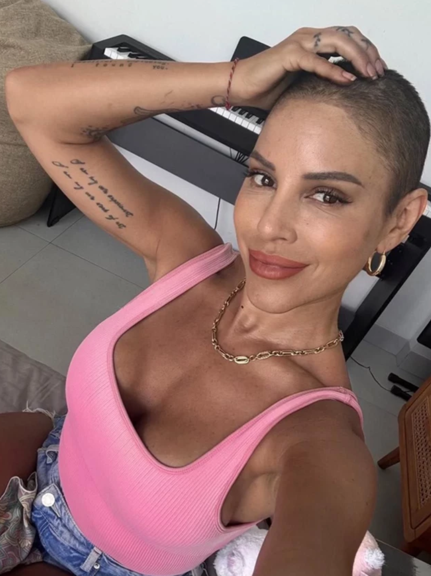 Kanserle mücadele ettiğini duyurmuştu: Irmak Ünal saçlarını kazıttığı anları paylaştı - Sayfa 2