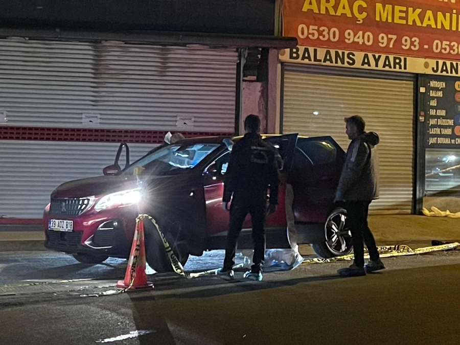 Büyükçekmece'de kanlı hesaplaşma! Arkadaşlarını silahla vurdu: Ölü ve yaralı var - Sayfa 1