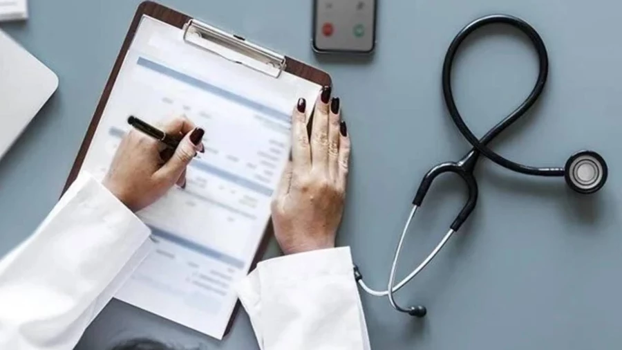 Sosyal medya doktorlarına bakanlık ayarı! Kısıtlama getirildi: Artık suç sayılacak - Sayfa 2