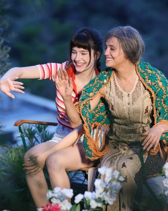 Kızıl Goncalar’ın Zeynep'inden iddialı geri dönüş! Yeni projesinden ilk kareler geldi... - Sayfa 2