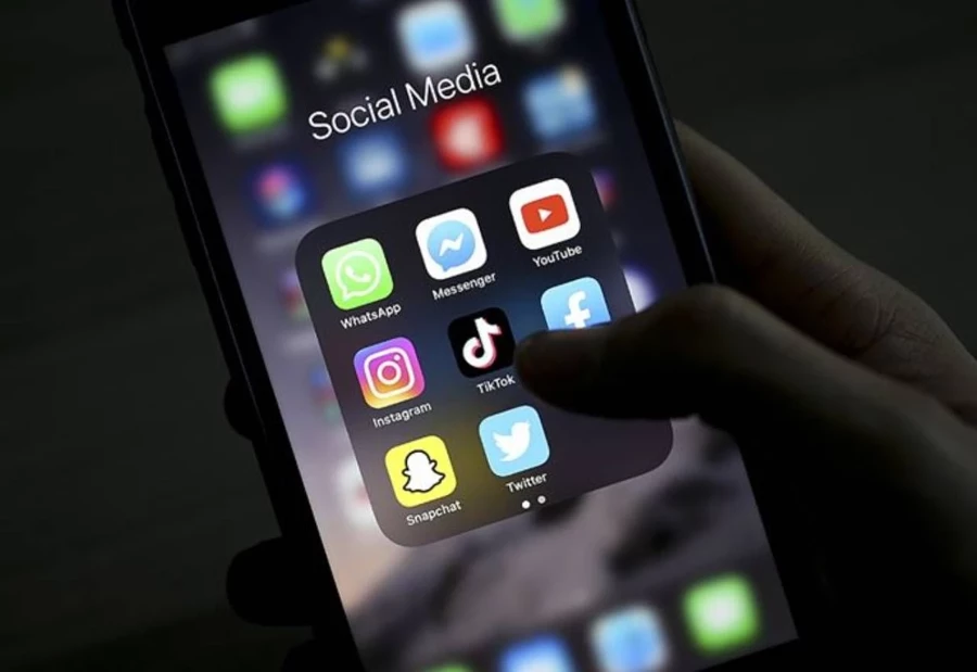 Sosyal medya doktorlarına bakanlık ayarı! Kısıtlama getirildi: Artık suç sayılacak - Sayfa 4