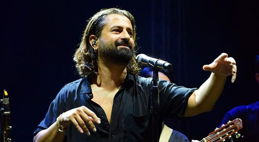 Ünlülerin yılbaşı sahne ücretleri belli oldu! İşte en çok kazanacak o sanatçı… - Sayfa 11