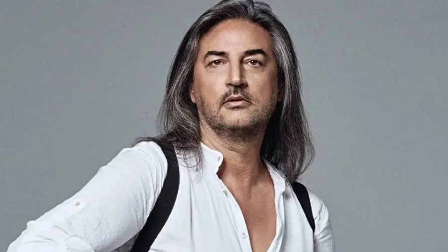 Ünlü şarkıcı hayranlarını korkuttu: Sahnede bir anda yere düştü - Sayfa 2