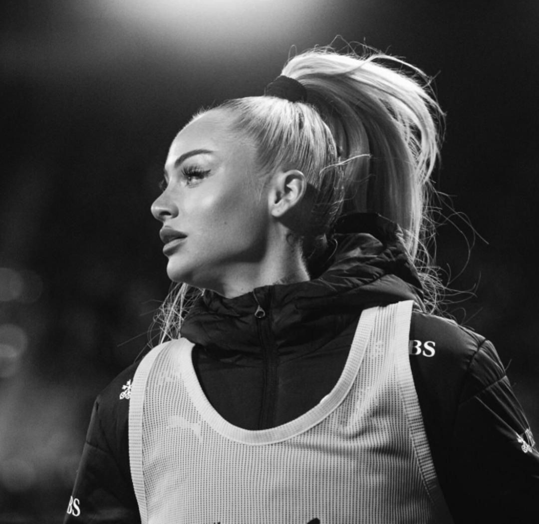 Ünlü futbolcu Alisha Lehmann'ın evine hırsız girdi! Sosyal medyada ti’ye aldı! - Sayfa 4