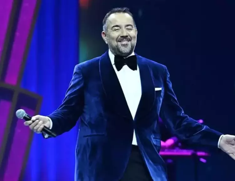 Ata Demirer ve sevgilisi Paris'te aşk tazeledi! Boy boy poz verdiler - Sayfa 3