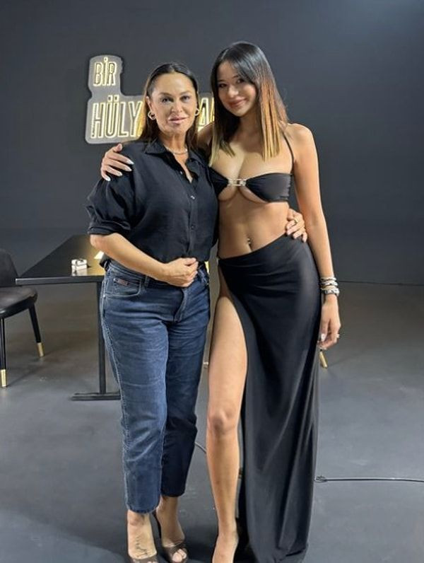 'Fuhuşa teşvik' olarak değerlendirildi: Hülya Avşar ve Merve Taşkın hakkında suç duyurusu! - Sayfa 3